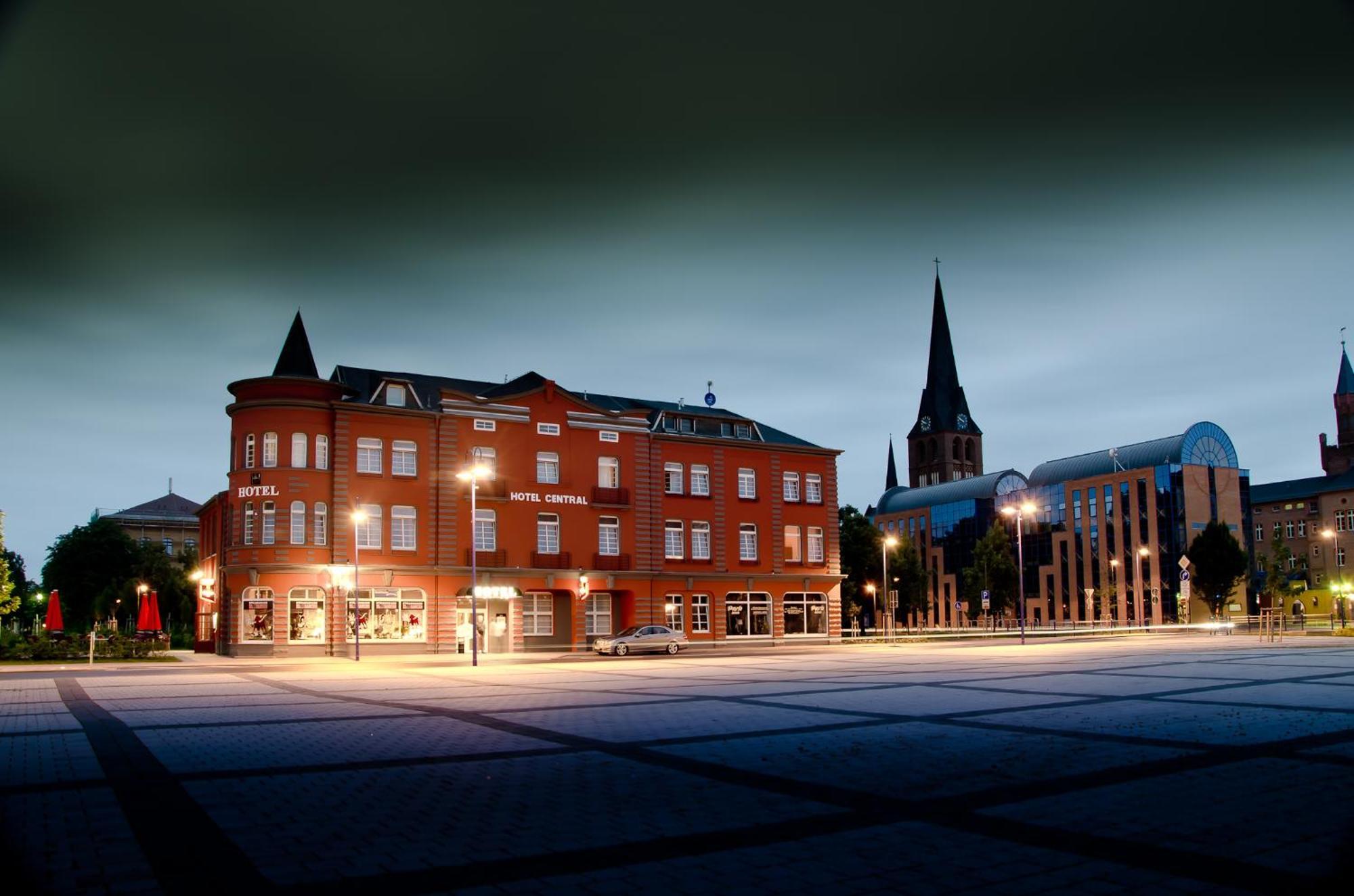 Hotel "Central" Inh Carolin Krause Bitterfeld-Wolfen Buitenkant foto